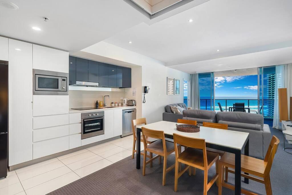 Apartment Paradise Living At Hilton With Stunning Ocean View Gold Coast